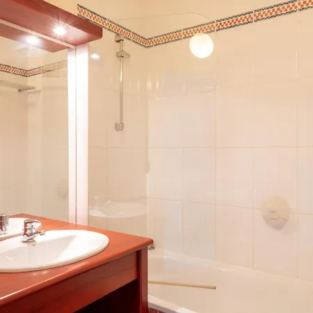 Apt 6-115898
